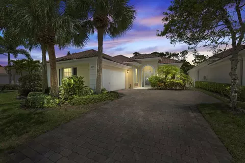 8971 Oldham Way, Palm Beach Gardens, FL 33412