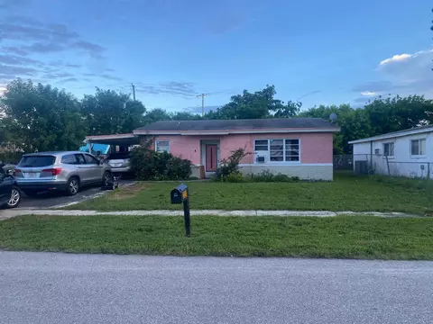 220 NW 20th Ct, Boynton Beach, FL 33435