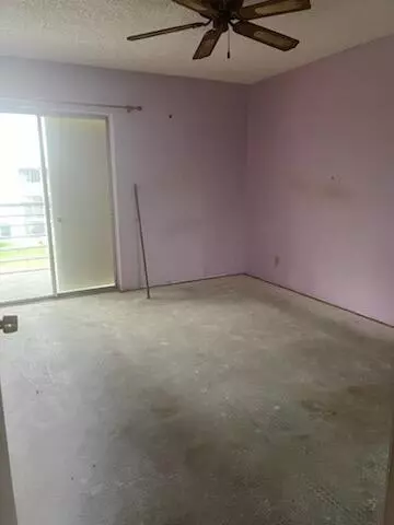 2100 Springdale 314 Blvd #314, Palm Springs, FL 33461