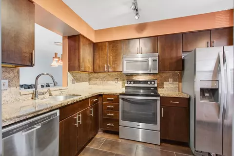 7290 Kinghurst Dr #405, Delray Beach, FL 33446