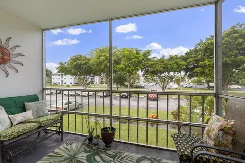 1000 Hillcrest Ct #214, Hollywood, FL 33021