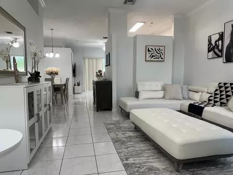 717 Lake Wellington Dr, Wellington, FL 33414