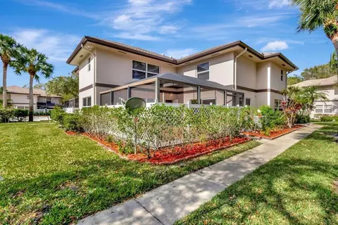 18 Amherst Ct #B, Royal Palm Beach, FL 33411