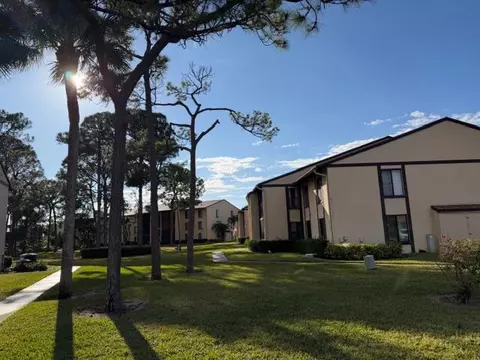 818 Sky Pine Way #E2, Greenacres, FL 33415