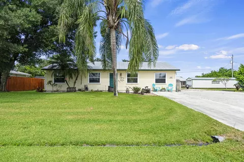 416 SW Bradshaw Cir, Port Saint Lucie, FL 34953