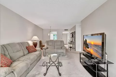 6795 Huntington #107, Delray Beach, FL 33446
