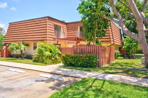 2530 Albatross Rd N #8-B, Delray Beach, FL 33444