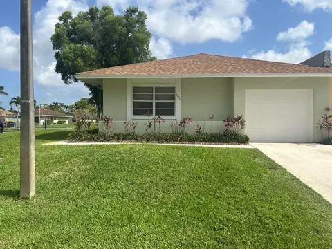 4860 Regina Ct, West Palm Beach, FL 33415