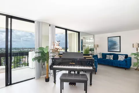 2000 Presidential Way #1606, West Palm Beach, FL 33401