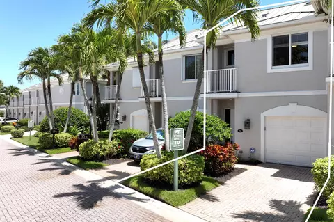 774 Seaview Dr, Juno Beach, FL 33408