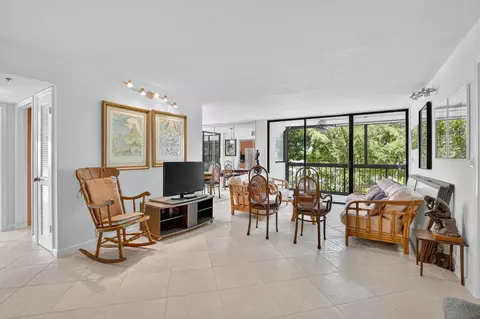 1844 Bridgewood Dr, Boca Raton, FL 33434