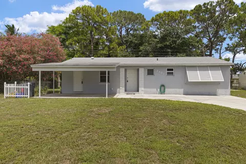 2402 Pinecrest Ct, West Palm Beach, FL 33415