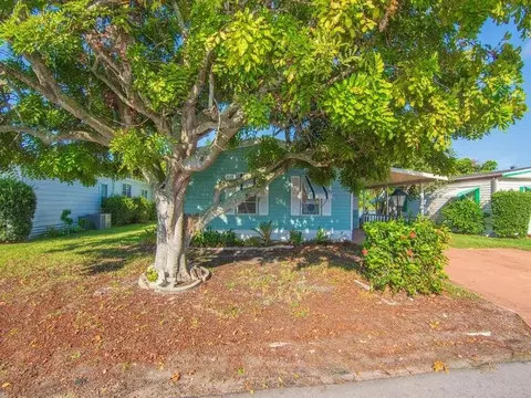 6910 SE Morningside Dr, Stuart, FL 34997