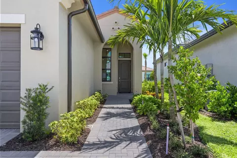 5242 Rivo Alto Cir, Westlake, FL 33470