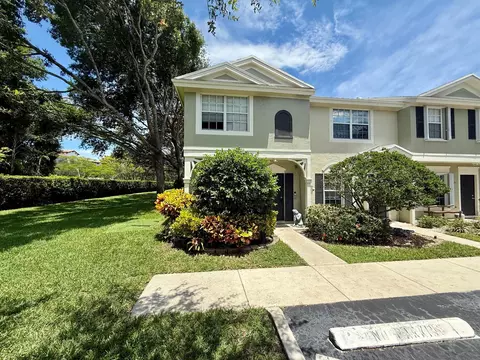 825 Kokomo Key Ln, Delray Beach, FL 33483