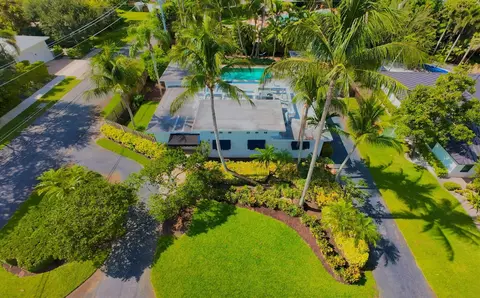 402 NW 7th St, Delray Beach, FL 33483