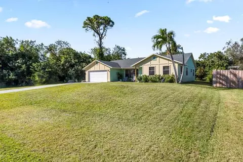 4705 Sunset Blvd, Fort Pierce, FL 34982