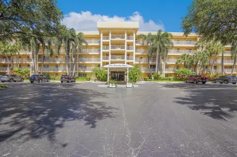 804 Cypress Grove Ln #310, Pompano Beach, FL 33069