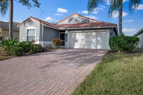 832 NW Greenwich Ct, Port Saint Lucie, FL 34983