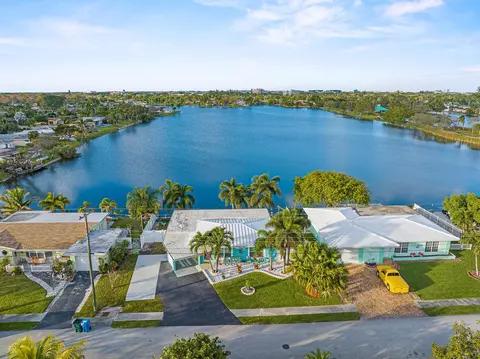 1741 NW 39th St, Oakland Park, FL 33309