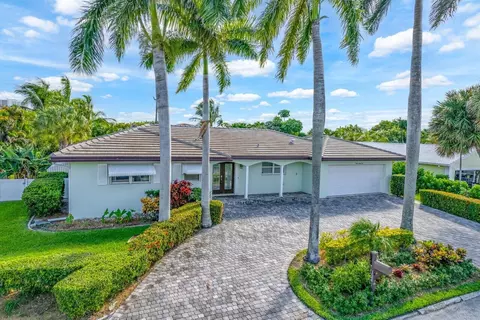 1241 Emerald Dr, Singer Island, FL 33404
