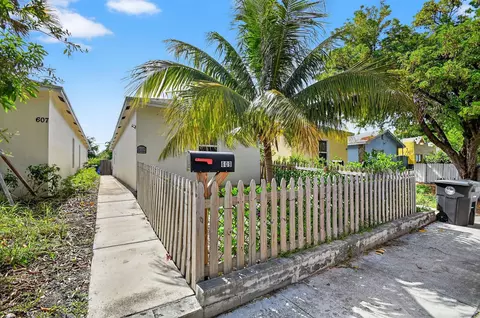 609 N F St N, Lake Worth Beach, FL 33460