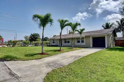 3020 Tropical Trl, Lake Worth, FL 33462