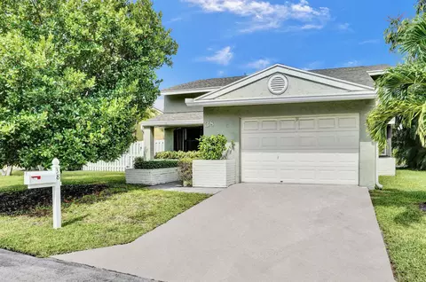 38 Paxford Ln, Boynton Beach, FL 33426