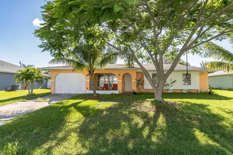 566 NW Conover St, Port Saint Lucie, FL 34983