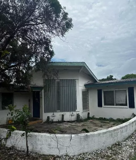 117 N Swinton Cir, Delray Beach, FL 33444