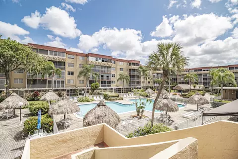 404 NW 68th Ave #407, Plantation, FL 33317