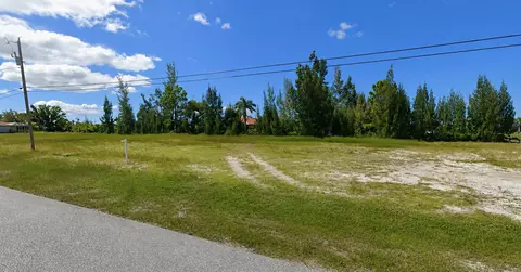 824 NE 23rd Ter, Cape Coral, FL 33909