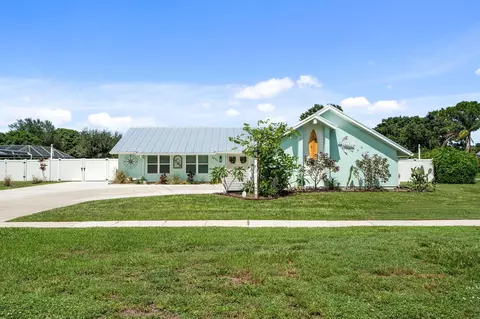 2633 SE Gowin Dr, Port Saint Lucie, FL 34952