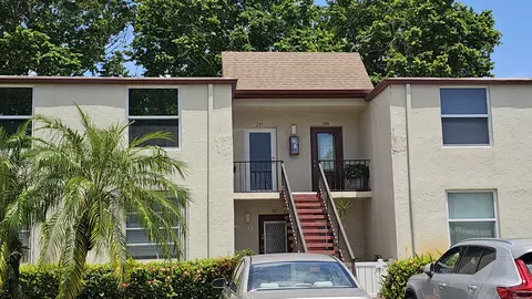17 Willowbrook Ln #205, Delray Beach, FL 33446