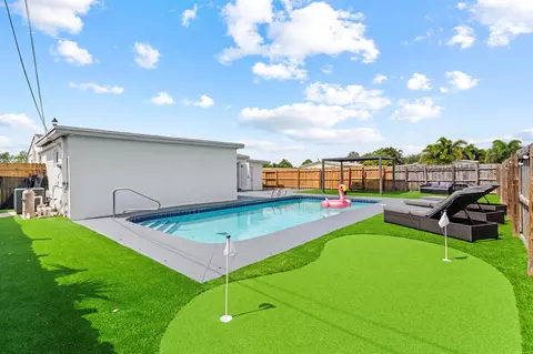 2137 Longwood Rd, West Palm Beach, FL 33409