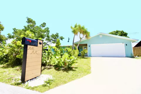 2007 NE 21st E, Jensen Beach, FL 34957