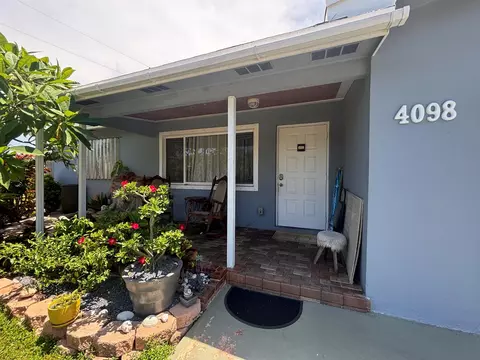 4098 Kirkland Ln, Lake Worth, FL 33461