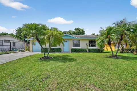 1286 W Frangipani Cir, Lake Worth, FL 33462
