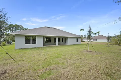 372 SW Feldman Ave, Port Saint Lucie, FL 34953