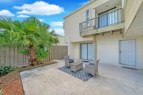 1630 Shaker Cir, Wellington, FL 33414