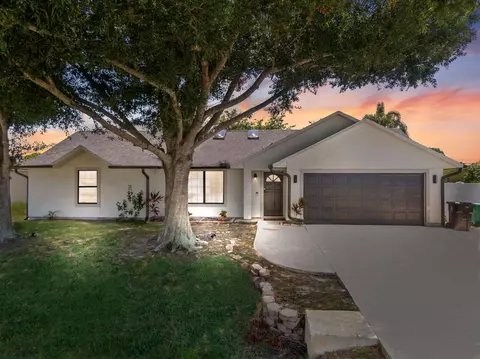 2442 SE Pascal Ave, Port Saint Lucie, FL 34952