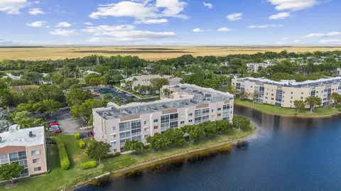 7450 Trent Dr #302, Tamarac, FL 33321