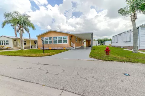 8611 Mary Ann Ln, Port Saint Lucie, FL 34952