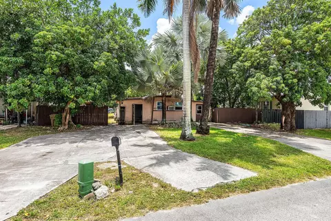 13480 SW 6th Ct, Davie, FL 33325