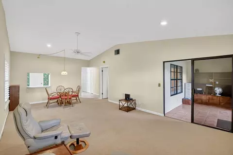 10 Ridge Point Dr #D, Boynton Beach, FL 33435