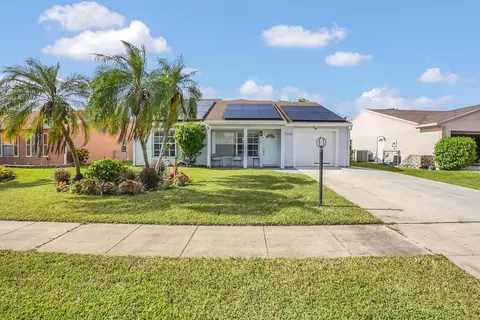 7739 Canal Dr, Lake Worth, FL 33467