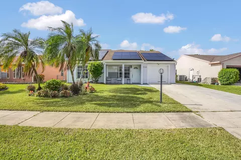 7739 Canal Dr, Lake Worth, FL 33467