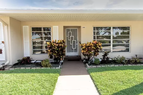 8666 Bella Vista Dr #111, Boca Raton, FL 33433