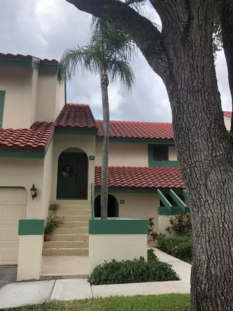 7 Lexington Ln, Palm Beach Gardens, FL 33418