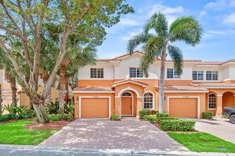 7352 Briella Dr, Boynton Beach, FL 33437